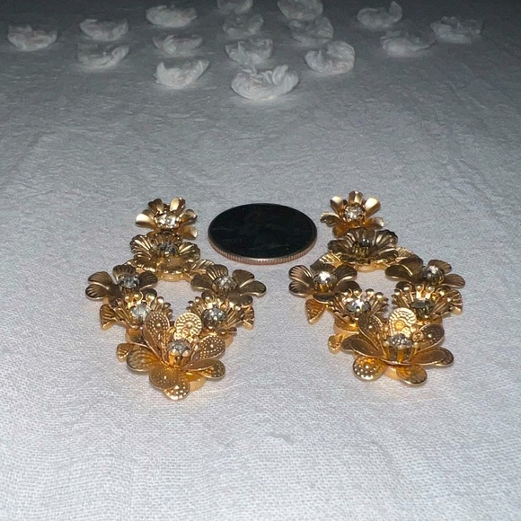Gold Earrings with Rhinestones - Picture 3 of 3